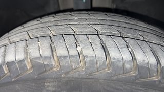 Used 2019 Renault Kwid [2016-2019] 1.0 RXT Petrol Manual tyres RIGHT FRONT TYRE TREAD VIEW