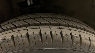 Used 2016 Maruti Suzuki Alto 800 [2016-2019] LXI CNG (outside fitted) Petrol+cng Manual tyres RIGHT FRONT TYRE TREAD VIEW