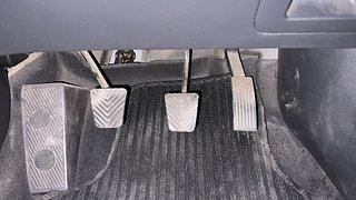 Used 2018 Hyundai Elite i20 [2014-2018] Sportz 1.2 Petrol Manual interior PEDALS VIEW