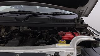 Used 2018 Mahindra TUV300 [2015-2020] T10 Diesel Manual engine ENGINE LEFT SIDE HINGE & APRON VIEW