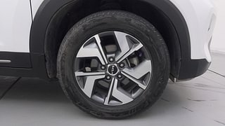 Used 2021 Kia Sonet HTX 1.0 DCT Petrol Automatic tyres RIGHT FRONT TYRE RIM VIEW