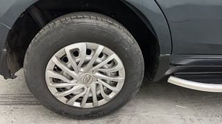 Used 2019 Mahindra Marazzo M2 Diesel Manual tyres RIGHT REAR TYRE RIM VIEW