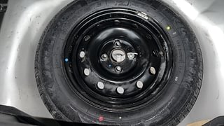 Used 2017 Maruti Suzuki Swift [2011-2017] VXi Petrol Manual tyres SPARE TYRE VIEW