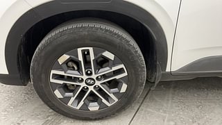 Used 2022 Hyundai Venue SX (O) 1.5 CRDi Diesel Manual tyres LEFT FRONT TYRE RIM VIEW