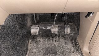 Used 2018 Mahindra TUV300 [2015-2020] T10 Diesel Manual interior PEDALS VIEW
