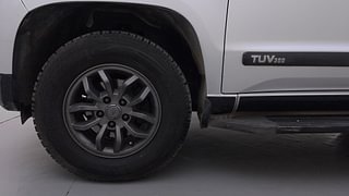 Used 2018 Mahindra TUV300 [2015-2020] T10 Diesel Manual tyres LEFT FRONT TYRE RIM VIEW
