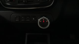 Used 2018 Renault Kwid [2015-2019] 1.0 RXT AMT Opt Petrol Automatic interior GEAR  KNOB VIEW
