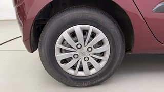 Used 2015 hyundai i10 Sportz 1.1 Petrol Petrol Manual tyres RIGHT REAR TYRE RIM VIEW