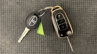 Used 2018 Tata Tiago [2016-2020] Revotron XZA AMT Petrol Automatic extra CAR KEY VIEW