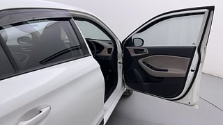 Used 2018 Hyundai Elite i20 [2014-2018] Sportz 1.2 Petrol Manual interior RIGHT FRONT DOOR OPEN VIEW