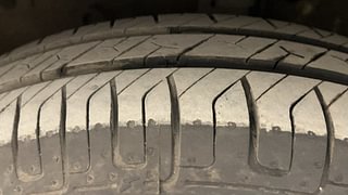 Used 2014 Maruti Suzuki Swift [2011-2017] VXi Petrol Manual tyres LEFT FRONT TYRE TREAD VIEW