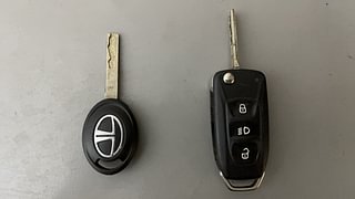 Used 2021 Tata Tiago Revotron XZ Plus Petrol Manual extra CAR KEY VIEW