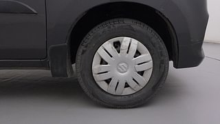 Used 2016 Maruti Suzuki Alto 800 VXi Petrol Manual tyres RIGHT FRONT TYRE RIM VIEW