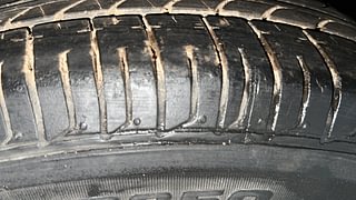 Used 2015 hyundai i10 Sportz 1.1 Petrol Petrol Manual tyres LEFT REAR TYRE TREAD VIEW