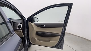 Used 2011 Hyundai i20 [2008-2012] Sportz 1.2 Petrol Manual interior RIGHT FRONT DOOR OPEN VIEW