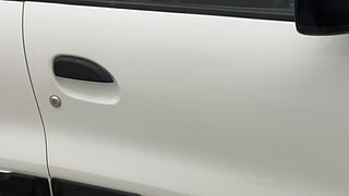 Used 2016 Renault Kwid [2015-2019] RXT Petrol Manual dents MINOR SCRATCH