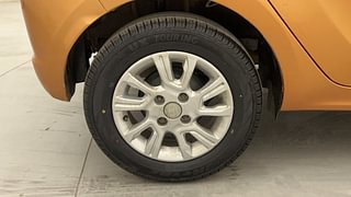 Used 2018 Tata Tiago [2016-2020] Revotron XZA AMT Petrol Automatic tyres RIGHT REAR TYRE RIM VIEW