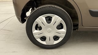 Used 2016 Maruti Suzuki Wagon R 1.0 [2015-2019] VXI AMT Petrol Automatic tyres RIGHT REAR TYRE RIM VIEW