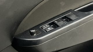 Used 2014 Maruti Suzuki Swift [2011-2017] VXi Petrol Manual top_features Power windows