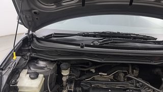 Used 2011 Hyundai i20 [2008-2012] Sportz 1.2 Petrol Manual engine ENGINE RIGHT SIDE HINGE & APRON VIEW