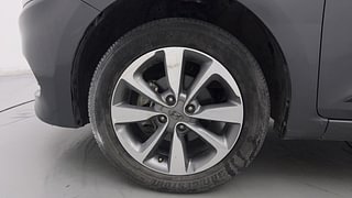 Used 2015 Hyundai Elite i20 [2014-2018] Asta 1.2 Petrol Manual tyres LEFT FRONT TYRE RIM VIEW