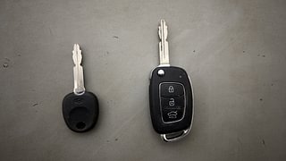 Used 2023 Hyundai Grand i10 Nios Sportz 1.2 Petrol Manual extra CAR KEY VIEW