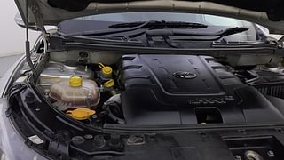 Used 2018 Mahindra XUV500 W6 AT Diesel Automatic engine ENGINE RIGHT SIDE HINGE & APRON VIEW
