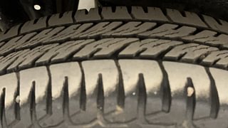 Used 2016 Maruti Suzuki Wagon R 1.0 [2015-2019] VXI AMT Petrol Automatic tyres RIGHT REAR TYRE TREAD VIEW