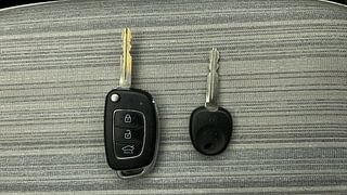 Used 2020 Hyundai Aura S 1.2 AMT Petrol Petrol Automatic extra CAR KEY VIEW