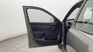 Used 2018 Renault Kwid [2015-2019] 1.0 RXT AMT Opt Petrol Automatic interior LEFT FRONT DOOR OPEN VIEW