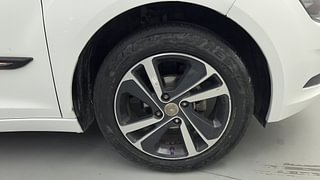 Used 2023 Tata Altroz XZ Plus (S) 1.2l iCNG Petrol+cng Manual tyres RIGHT FRONT TYRE RIM VIEW