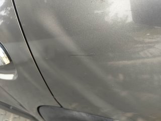 Used 2019 Renault Kwid [2016-2019] 1.0 RXT Petrol Manual dents MINOR SCRATCH