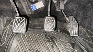 Used 2015 Maruti Suzuki Baleno [2015-2019] Alpha Petrol Petrol Manual interior PEDALS VIEW