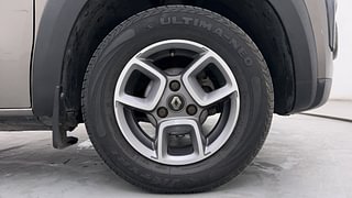 Used 2019 Renault Kwid [2016-2019] 1.0 RXT Petrol Manual tyres RIGHT FRONT TYRE RIM VIEW