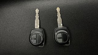 Used 2017 Maruti Suzuki Swift [2014-2017] VXI (O) Petrol Manual extra CAR KEY VIEW