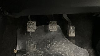 Used 2014 Maruti Suzuki Swift [2011-2017] VXi Petrol Manual interior PEDALS VIEW