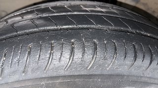 Used 2020 Renault Triber RXZ AMT Petrol Automatic tyres LEFT FRONT TYRE TREAD VIEW
