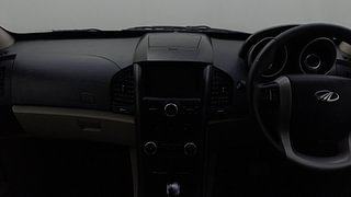 Used 2018 Mahindra XUV500 W6 AT Diesel Automatic interior MUSIC SYSTEM & AC CONTROL VIEW