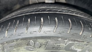 Used 2023 Tata Altroz XZ Plus (S) 1.2l iCNG Petrol+cng Manual tyres RIGHT FRONT TYRE TREAD VIEW