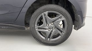 Used 2021 Hyundai New i20 Sportz 1.5 MT Diesel Manual tyres LEFT REAR TYRE TREAD VIEW