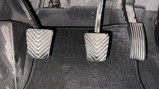 Used 2015 Hyundai Elite i20 [2014-2018] Asta 1.2 Petrol Manual interior PEDALS VIEW