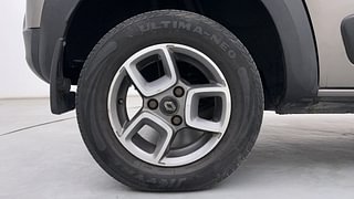 Used 2019 Renault Kwid [2016-2019] 1.0 RXT Petrol Manual tyres RIGHT REAR TYRE RIM VIEW