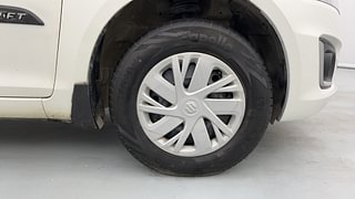 Used 2017 Maruti Suzuki Swift [2011-2017] VXi Petrol Manual tyres RIGHT FRONT TYRE RIM VIEW
