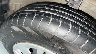 Used 2017 Maruti Suzuki Swift [2011-2017] VXi Petrol Manual tyres RIGHT FRONT TYRE TREAD VIEW