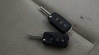 Used 2020 Volkswagen Vento  Highline Plus 1.2 (P) AT Petrol Automatic extra CAR KEY VIEW