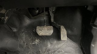 Used 2016 Maruti Suzuki Wagon R 1.0 [2015-2019] VXI AMT Petrol Automatic interior PEDALS VIEW