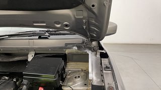 Used 2018 Renault Kwid [2015-2019] 1.0 RXT AMT Opt Petrol Automatic engine ENGINE LEFT SIDE HINGE & APRON VIEW