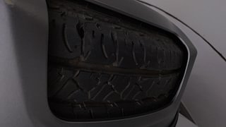 Used 2018 Mahindra TUV300 [2015-2020] T10 Diesel Manual tyres SPARE TYRE VIEW