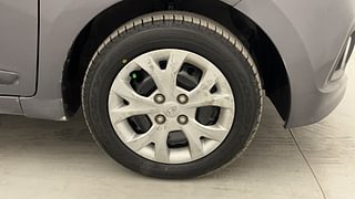 Used 2016 Hyundai Grand i10 Magna 1.2 Kappa VTVT Petrol Manual tyres RIGHT FRONT TYRE RIM VIEW