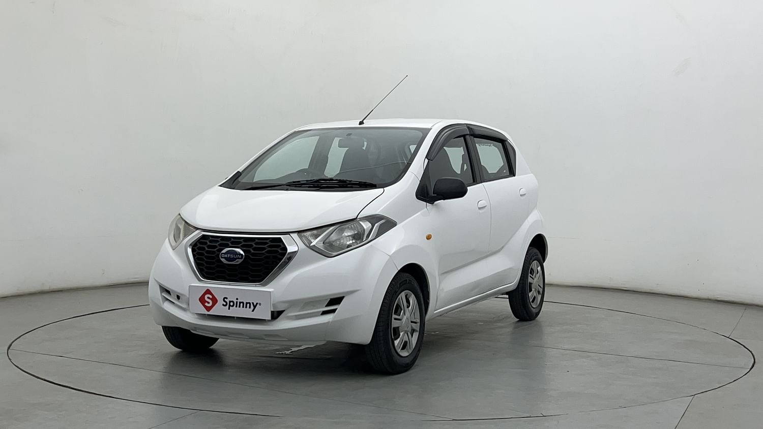 LEFT FRONT CORNER VIEW